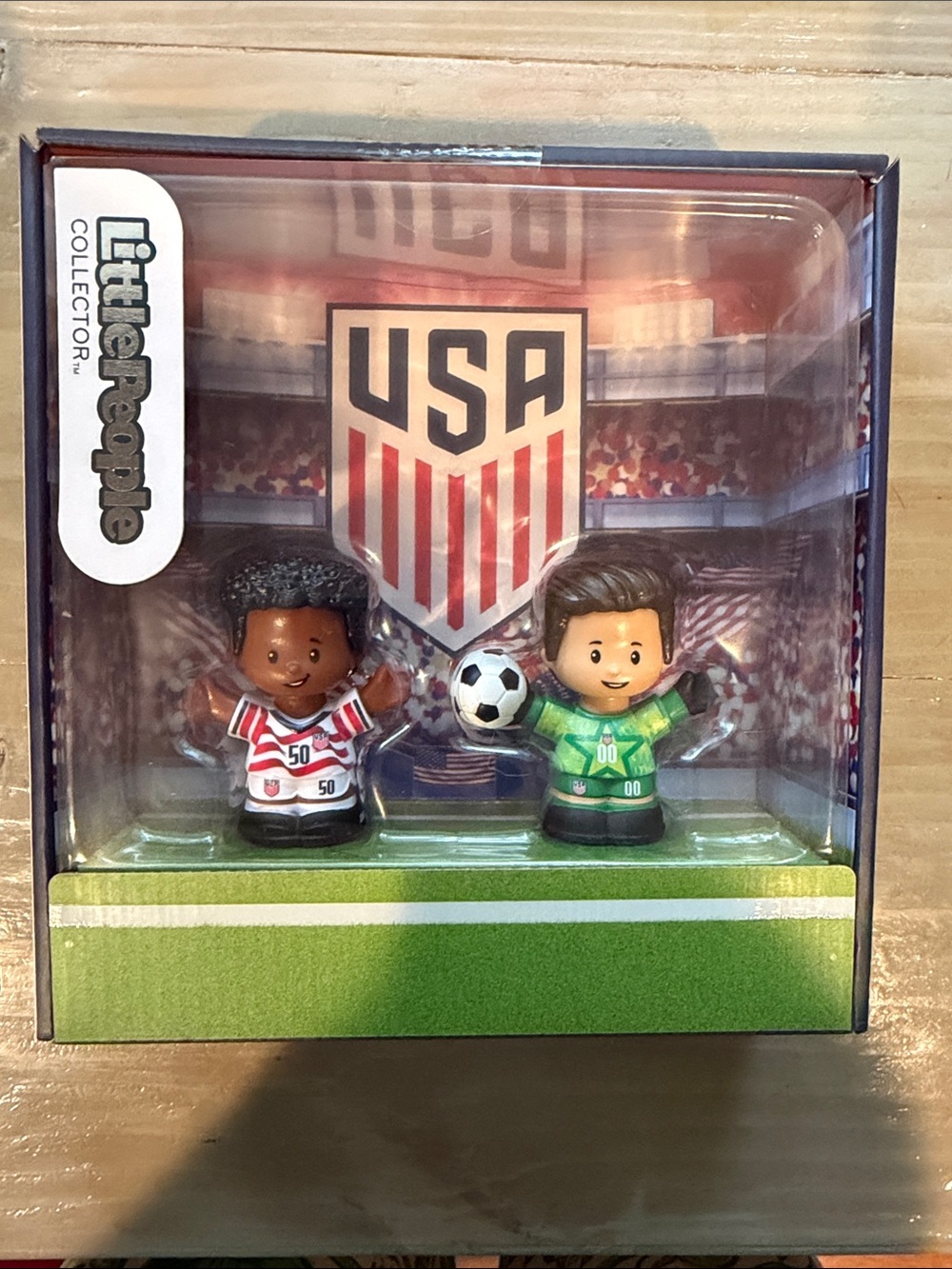 Fisher-Price Little People USA Soccer Duo – Red & Green Jerseys